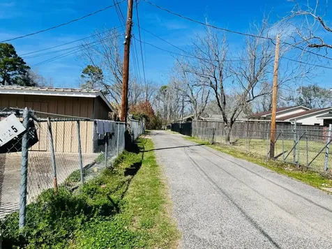 1825 Isom Street Houston TX 77039