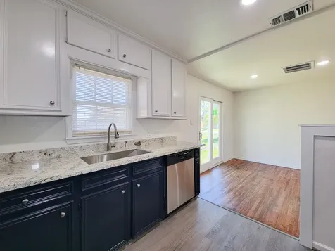 413 S Market Street Brazoria TX 77422