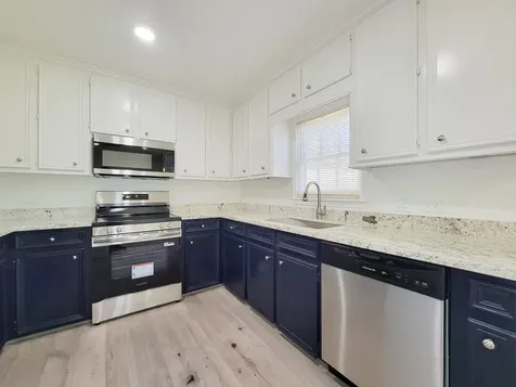 413 S Market Street Brazoria TX 77422