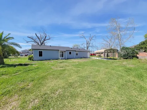 413 S Market Street Brazoria TX 77422