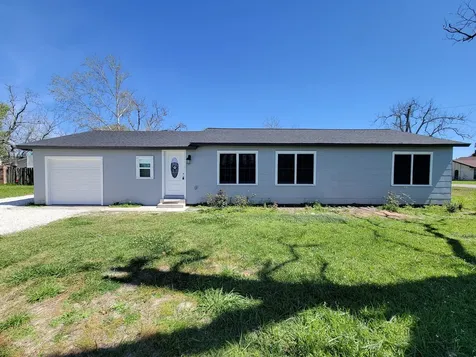 413 S Market Street Brazoria TX 77422