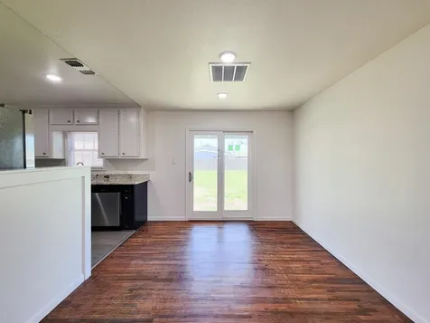 413 S Market Street Brazoria TX 77422