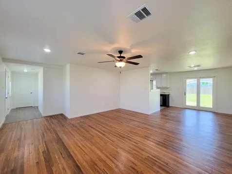 413 S Market Street Brazoria TX 77422