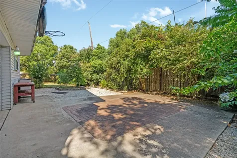 418 Bay Colony Drive La Porte TX 77571