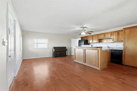 434 Pompano Street Bayou Vista TX 77563