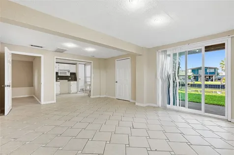 434 Pompano Street Bayou Vista TX 77563