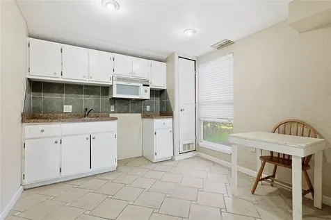 434 Pompano Street Bayou Vista TX 77563