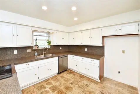 2730 Colony Drive Sugar Land TX 77479