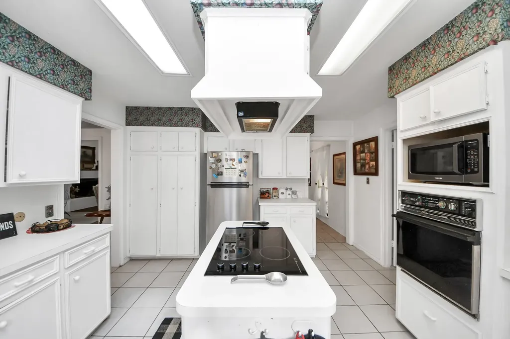 17 Winged Foot Drive Conroe TX 77304