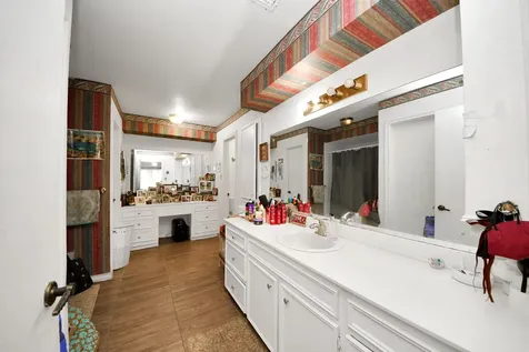 17 Winged Foot Drive Conroe TX 77304
