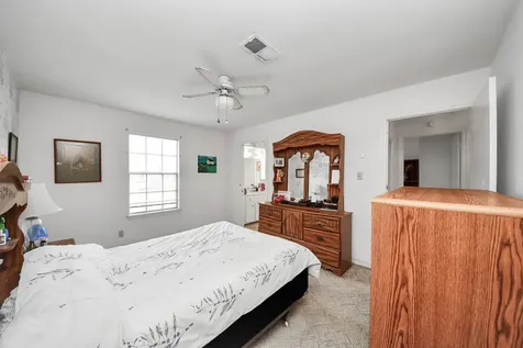 17 Winged Foot Drive Conroe TX 77304
