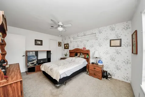 17 Winged Foot Drive Conroe TX 77304