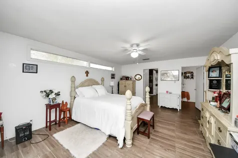 17 Winged Foot Drive Conroe TX 77304
