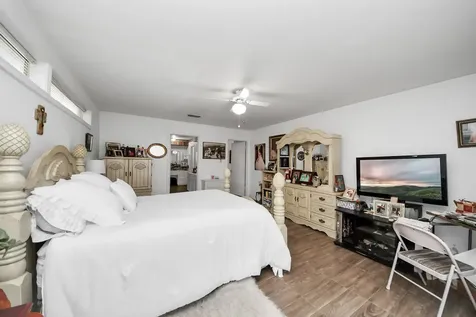 17 Winged Foot Drive Conroe TX 77304