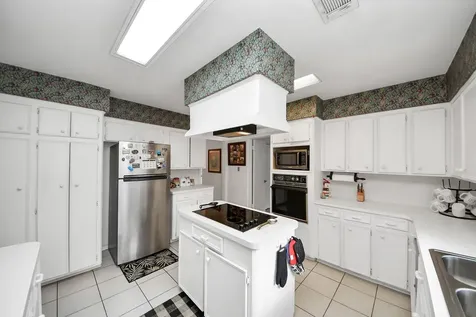 17 Winged Foot Drive Conroe TX 77304