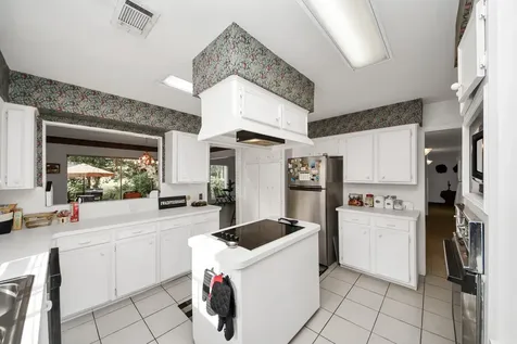 17 Winged Foot Drive Conroe TX 77304