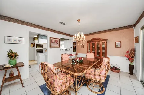 17 Winged Foot Drive Conroe TX 77304