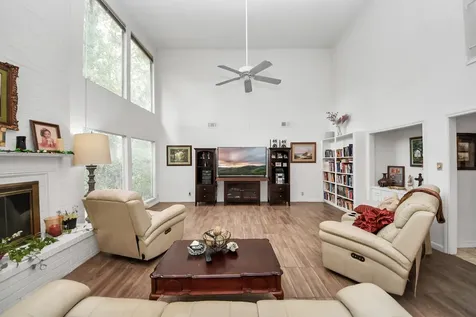 17 Winged Foot Drive Conroe TX 77304