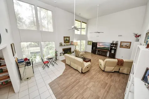 17 Winged Foot Drive Conroe TX 77304