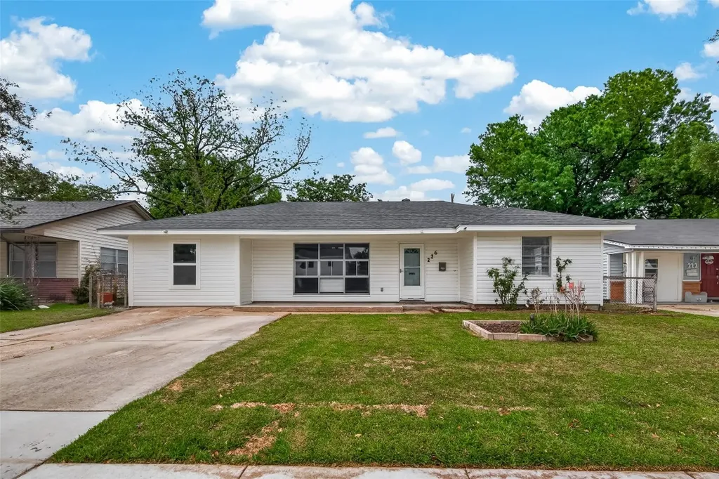 226 W 4th Street Deer Park TX 77536