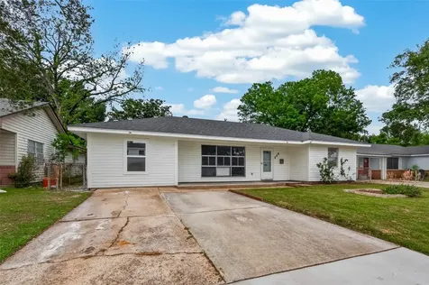 226 W 4th Street Deer Park TX 77536