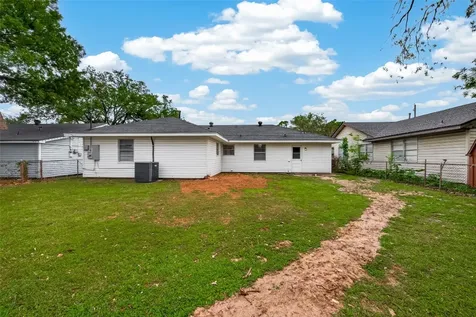 226 W 4th Street Deer Park TX 77536