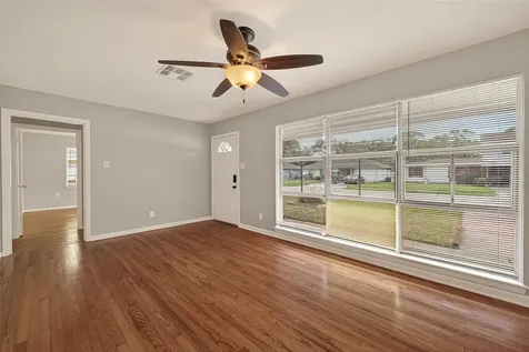 226 W 4th Street Deer Park TX 77536
