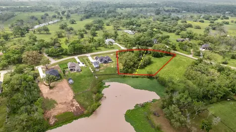 21610 Chenango Lake Drive Angleton TX 77515