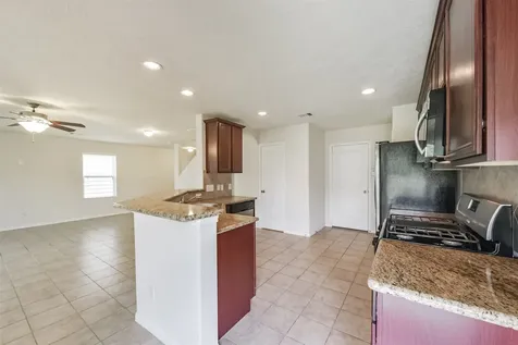 2142 Tandy Park Way Houston TX 77047