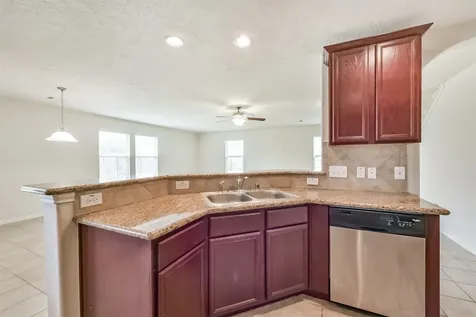 2142 Tandy Park Way Houston TX 77047