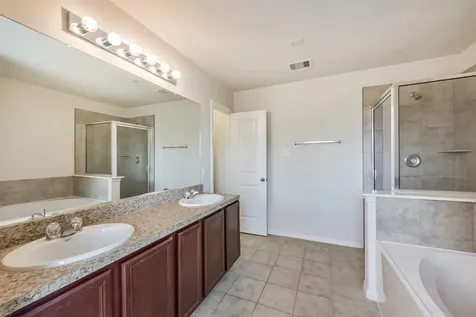 2142 Tandy Park Way Houston TX 77047