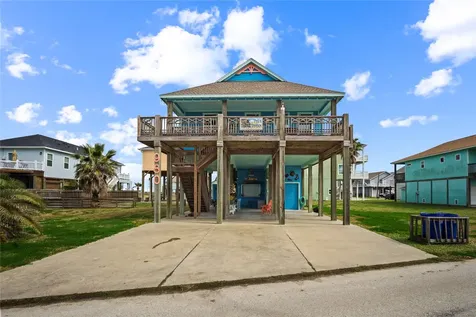 980 Fisherman Drive S Crystal Beach TX 77650