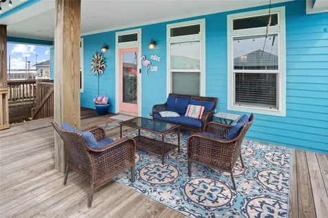 980 Fisherman Drive S Crystal Beach TX 77650