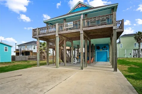 980 Fisherman Drive S Crystal Beach TX 77650