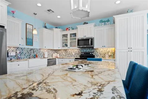 980 Fisherman Drive S Crystal Beach TX 77650