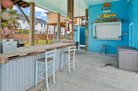 980 Fisherman Drive S Crystal Beach TX 77650