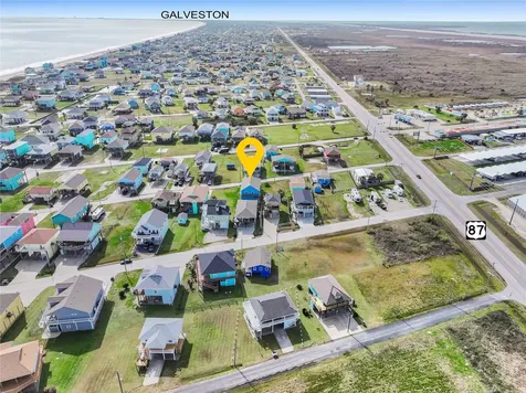 980 Fisherman Drive S Crystal Beach TX 77650