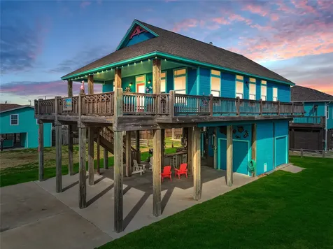 980 Fisherman Drive S Crystal Beach TX 77650