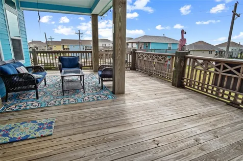 980 Fisherman Drive S Crystal Beach TX 77650