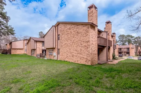 2521 Crosstimbers Street D1 Huntsville TX 77320
