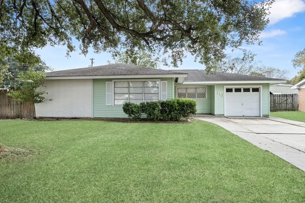 413 Gardenia Avenue Orange TX 77630