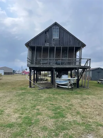 302 Flamingo Street Sargent TX 77414