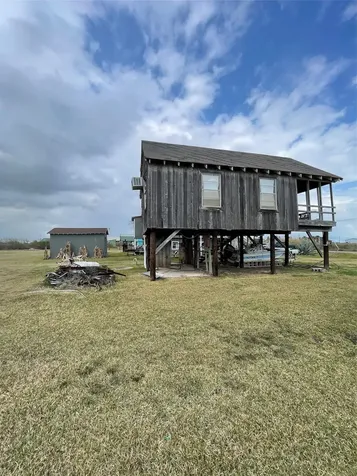 302 Flamingo Street Sargent TX 77414