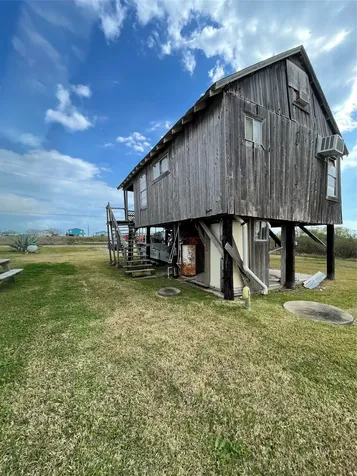 302 Flamingo Street Sargent TX 77414