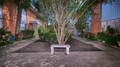 5538 Holly Street 316 Houston TX 77081