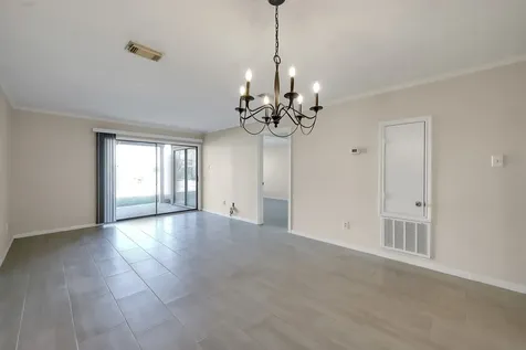 104 Lakeview Terrace D Conroe TX 77356