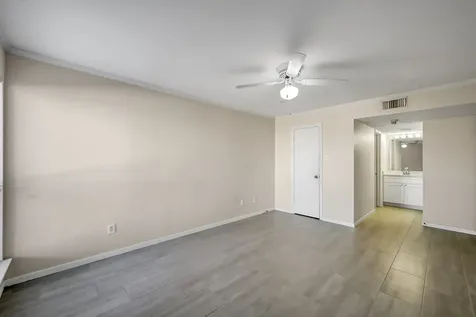 104 Lakeview Terrace D Conroe TX 77356