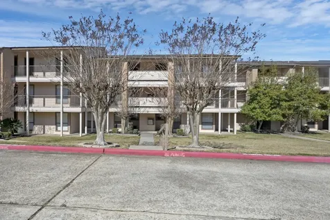 104 Lakeview Terrace D Conroe TX 77356