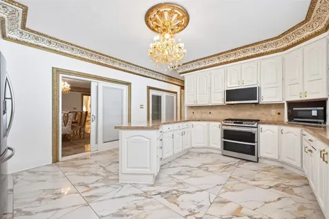 24 Windermere Lane Houston TX 77063