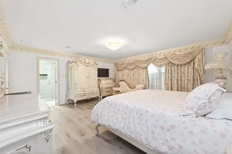 24 Windermere Lane Houston TX 77063